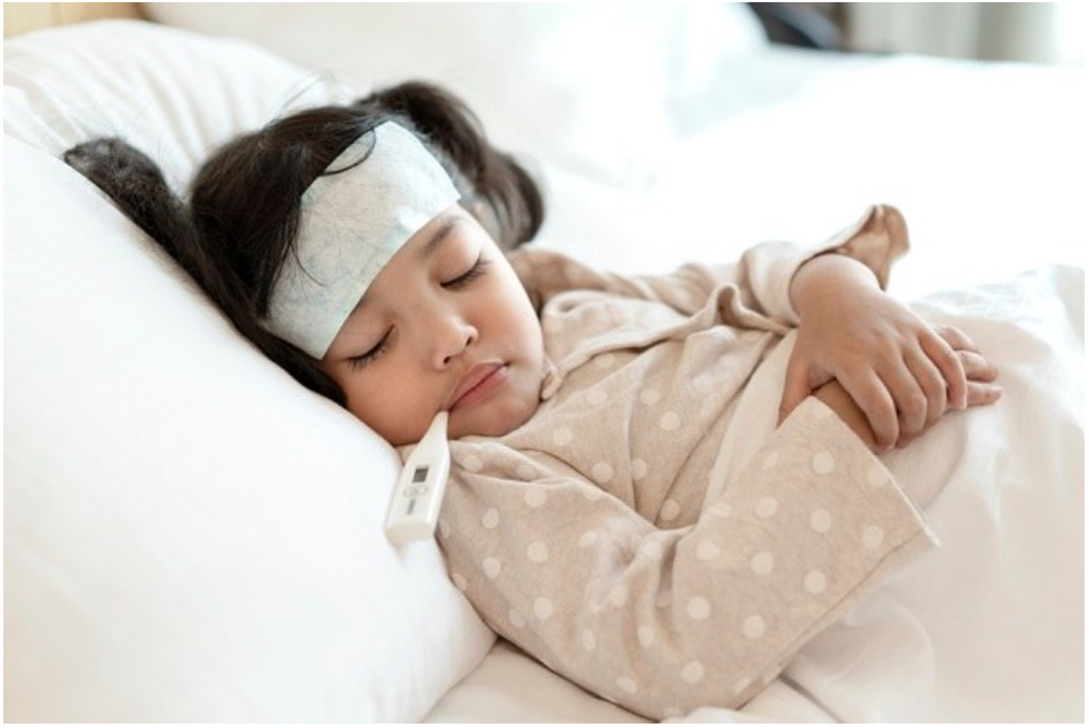 Demam Tinggi Tengah Malam? Ini Solusi Aman &  Akurat untuk Cek Suhu Tubuh